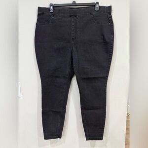 Terra & Sky Women's Ankle Jeans in Black